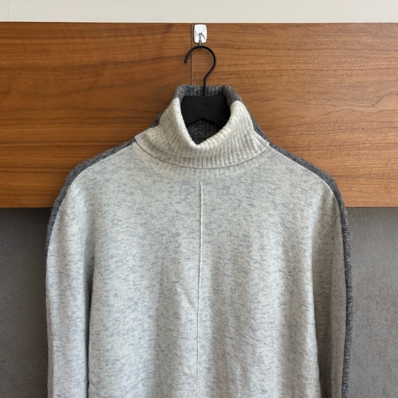 Athleta Transit Colorblock Turtleneck, Size S - Picture 3 of 12